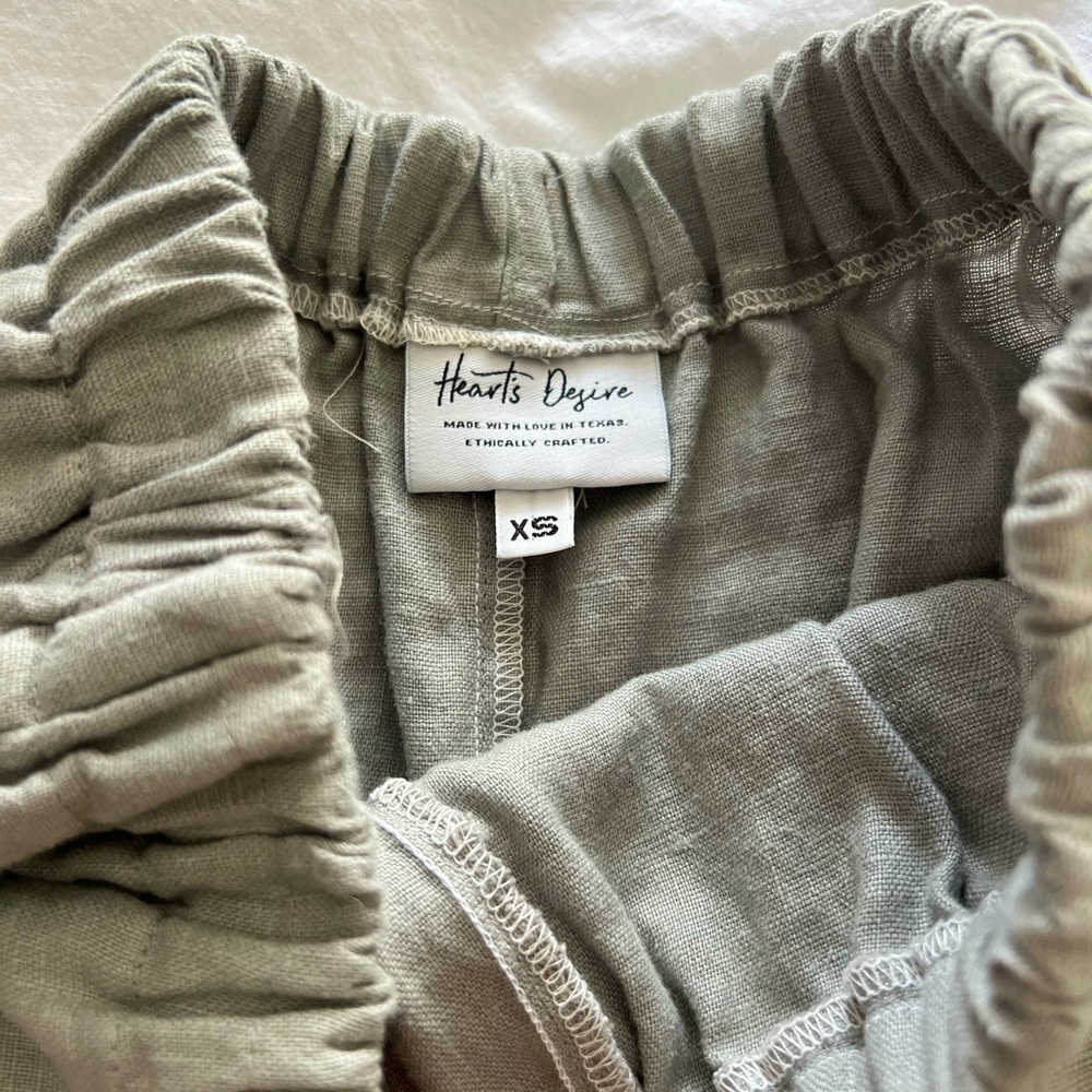 Heart’s Desire Linen Cropped Pants - Picture 5 of 7